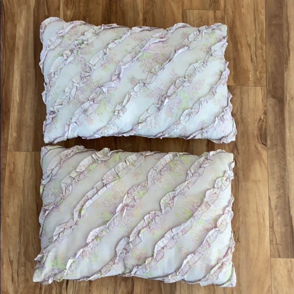 Set of two rectangular lavender accent pillows - Picture 2 of 8